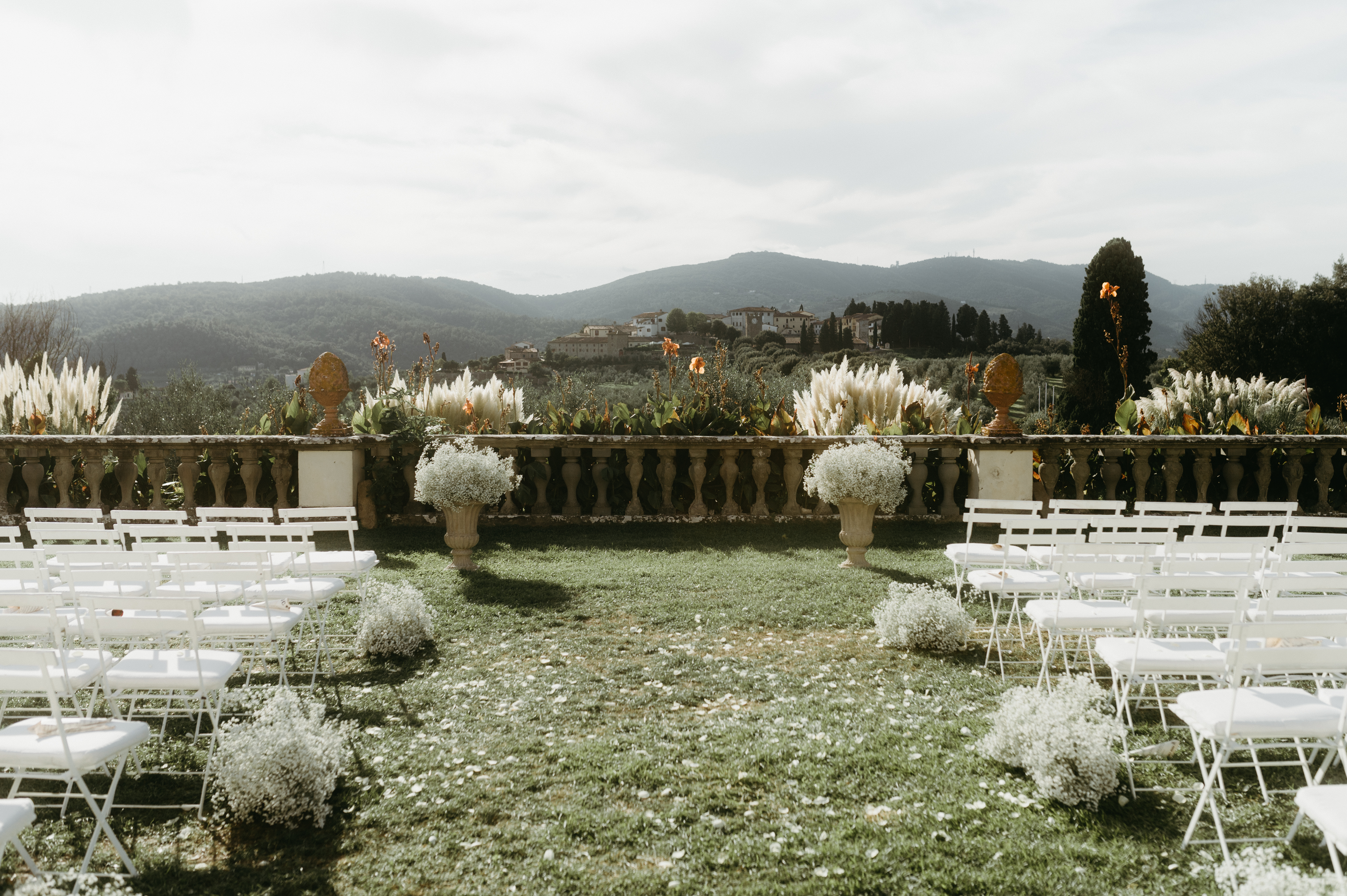 Intimate Wedding in Tuscany's Breathtaking Scenery